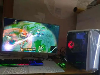 自用i7八线程独立显卡2G硬盘32寸 自用i7八线程独立显卡2G硬盘32寸